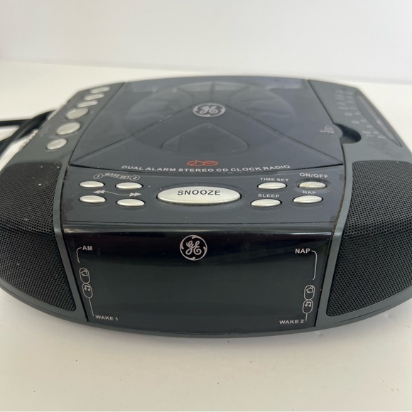 Vintage 2001 GE Dual Alarm Stereo CD Clock Radio TESTED WORKS READ (GE 7-4897A) - Picture 4 of 14